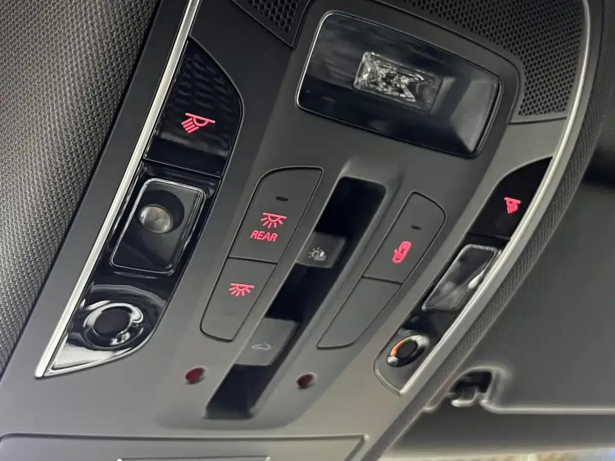 2016 Audi RS 6 4.0T Avant — миниатюра 27