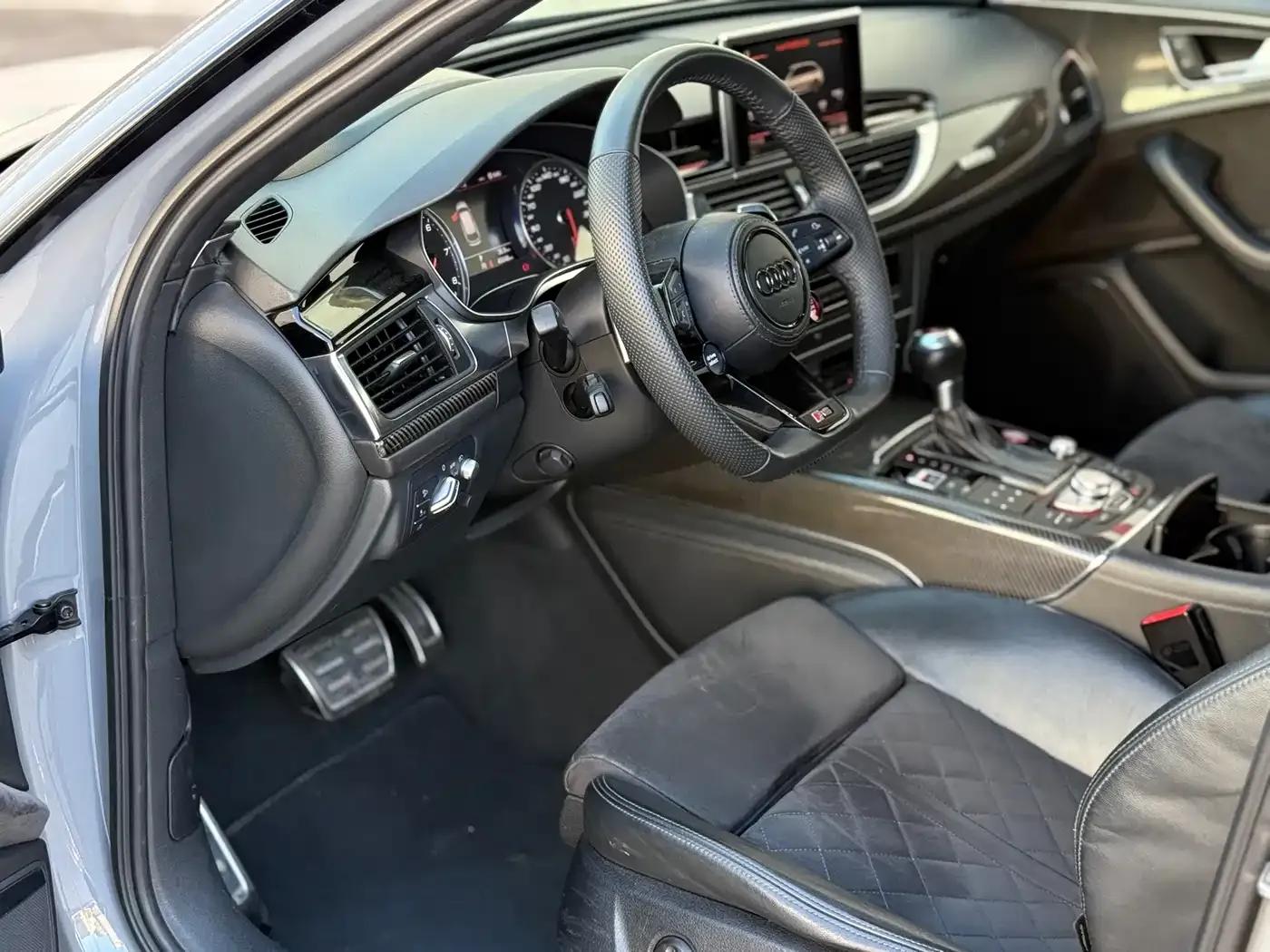 2016 Audi RS 6 4.0T Avant — миниатюра 12