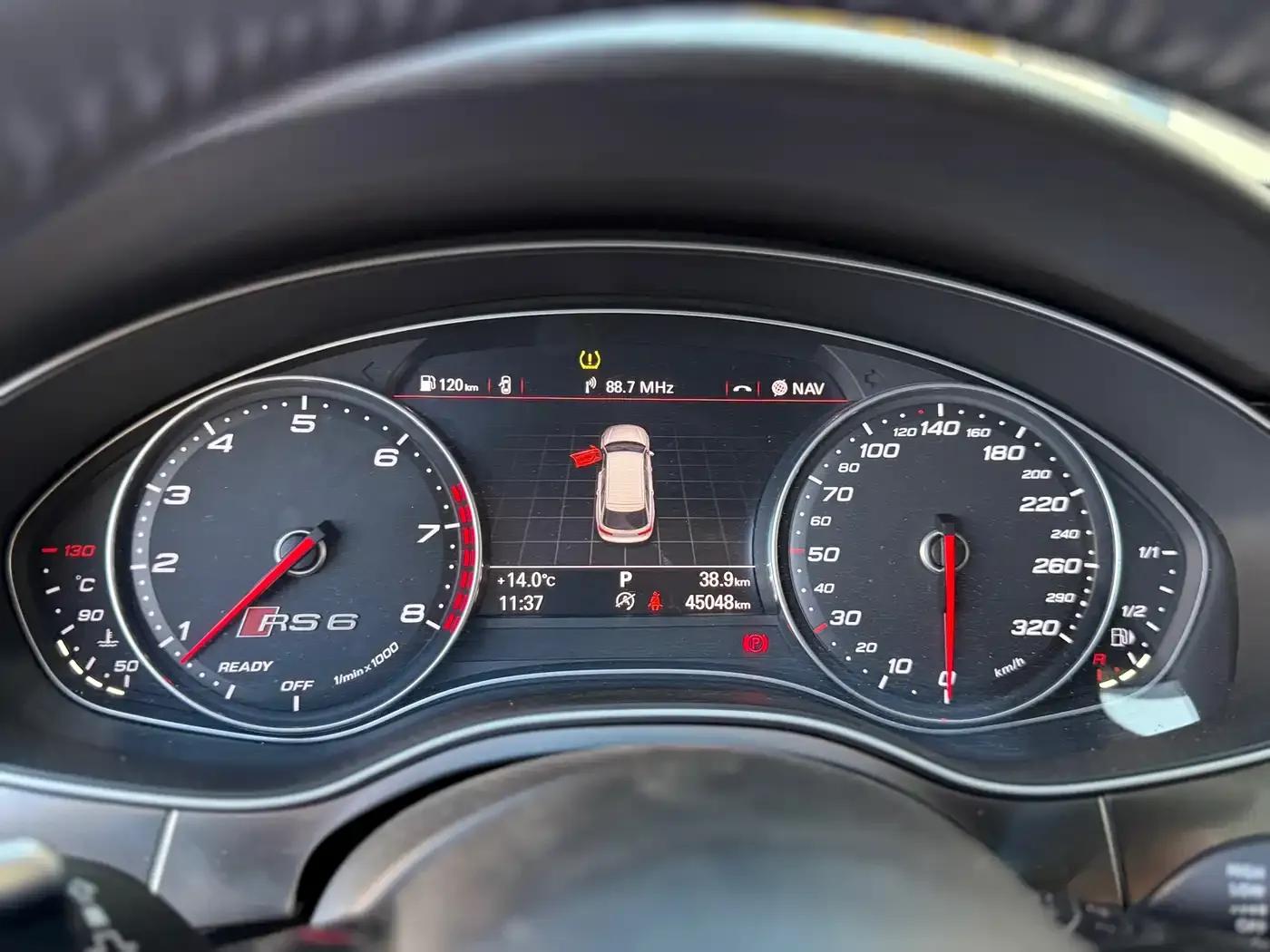 2016 Audi RS 6 4.0T Avant — миниатюра 14