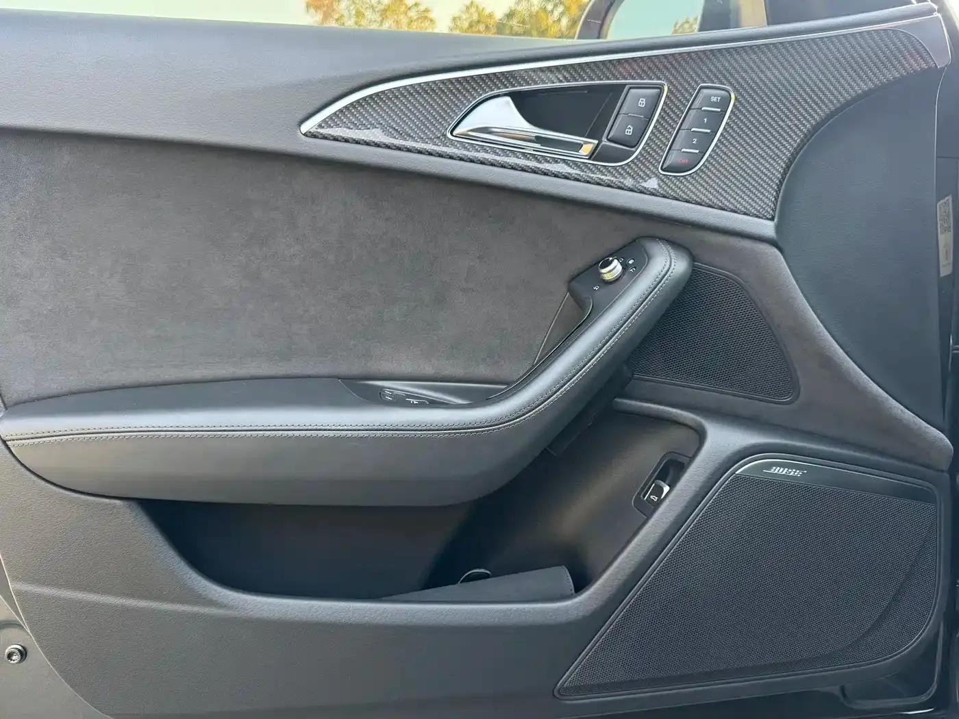 2016 Audi RS 6 4.0T Avant — миниатюра 14