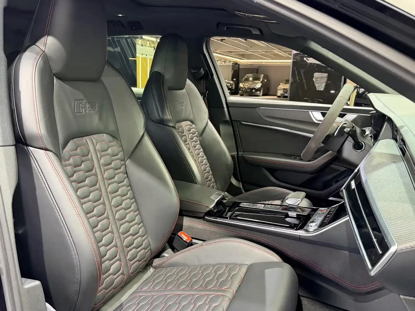 2022 Audi RS 6 RS 6 4.0T Avant — миниатюра 11