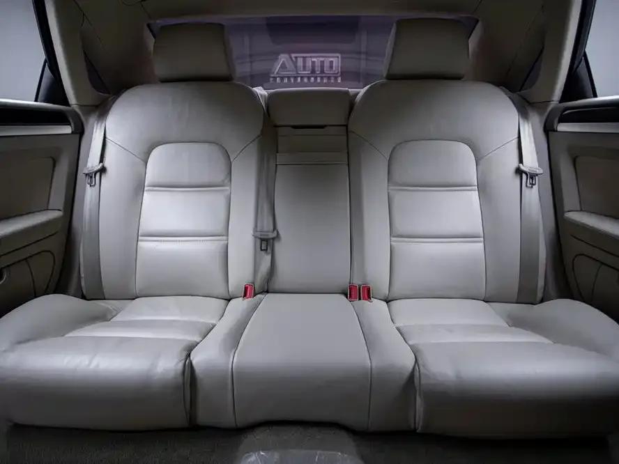 2009 Audi S8 5.2 FSI quattro — миниатюра 11