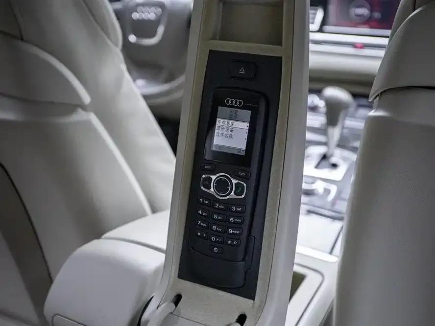 2009 Audi S8 5.2 FSI quattro — миниатюра 15