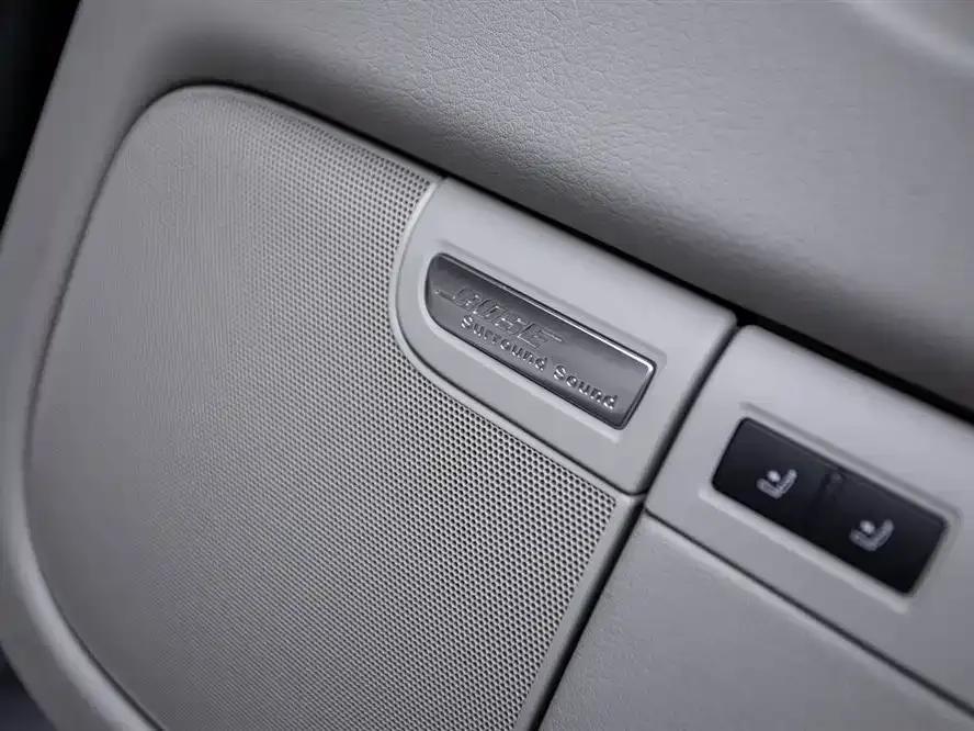 2009 Audi S8 5.2 FSI quattro — миниатюра 17