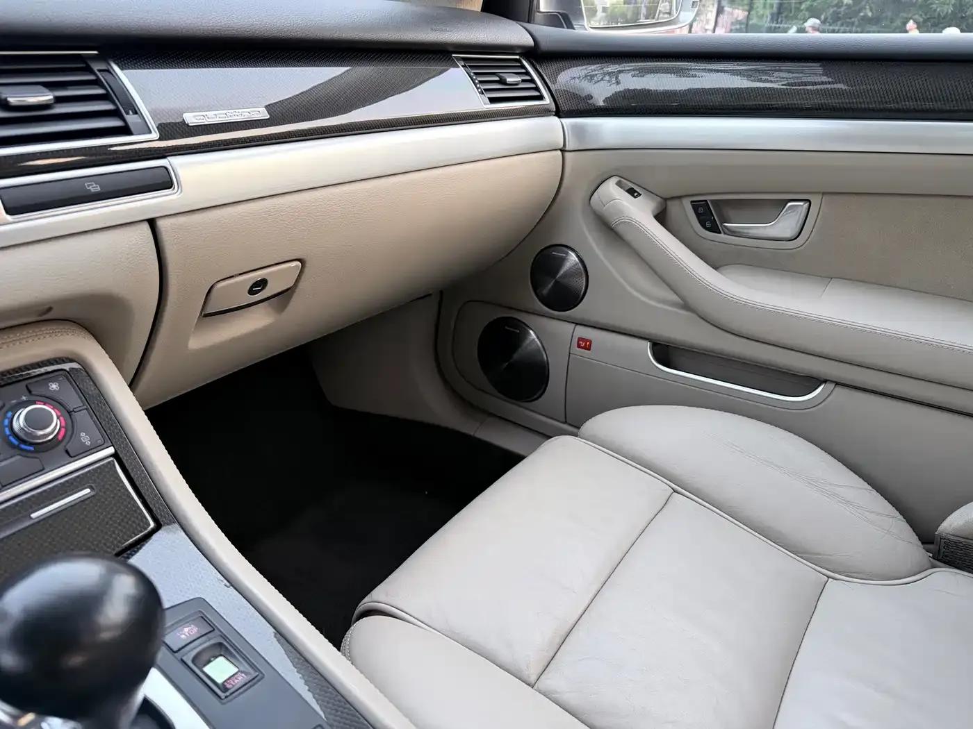 2009 Audi S8 5.2 FSI quattro — миниатюра 13