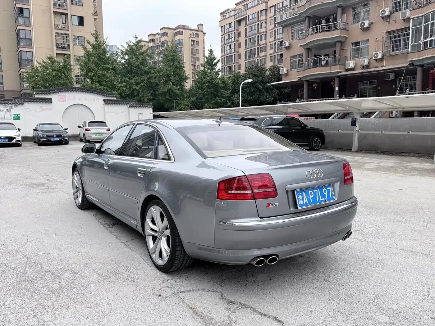 2009 Audi S8 5.2 FSI quattro — миниатюра 16