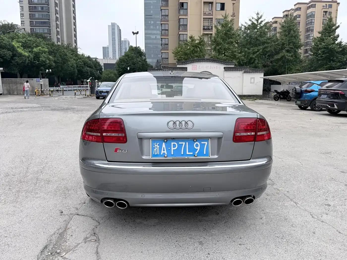 2009 Audi S8 5.2 FSI quattro — миниатюра 17