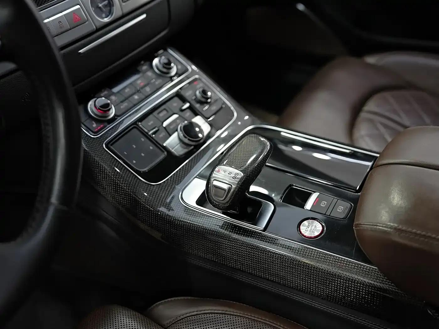 2013 Audi S8 4.0TFSI quattro — миниатюра 17
