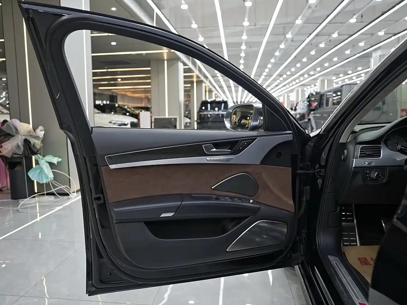 2013 Audi S8 4.0TFSI quattro — миниатюра 9