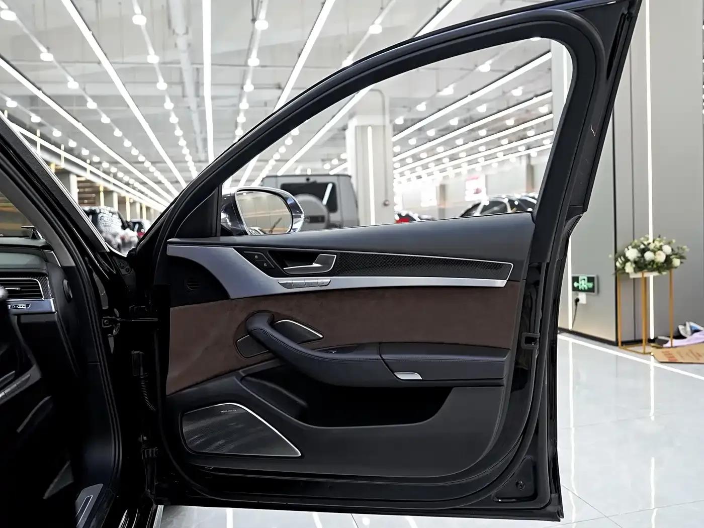 2013 Audi S8 4.0TFSI quattro — миниатюра 10