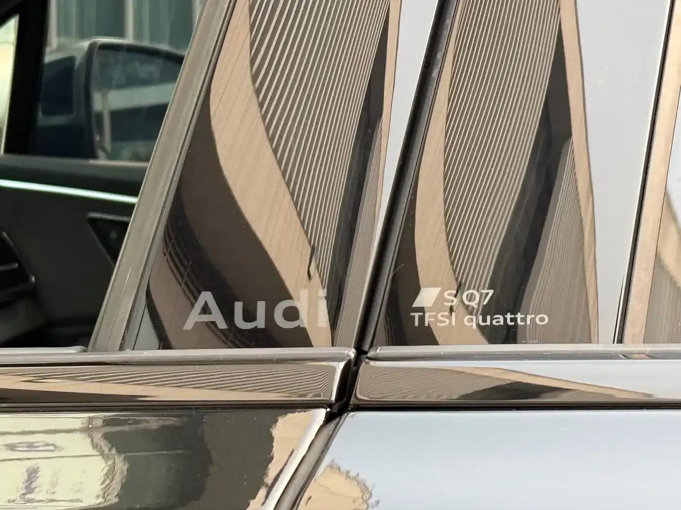 Audi SQ7 2024 4.0 TFSI — миниатюра 13