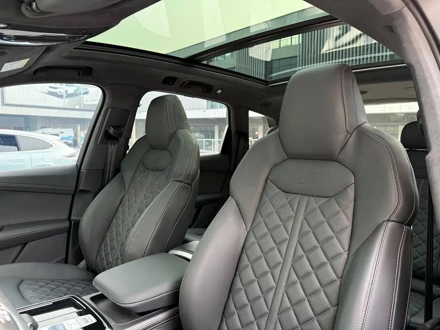 Audi SQ7 2024 4.0 TFSI — миниатюра 21