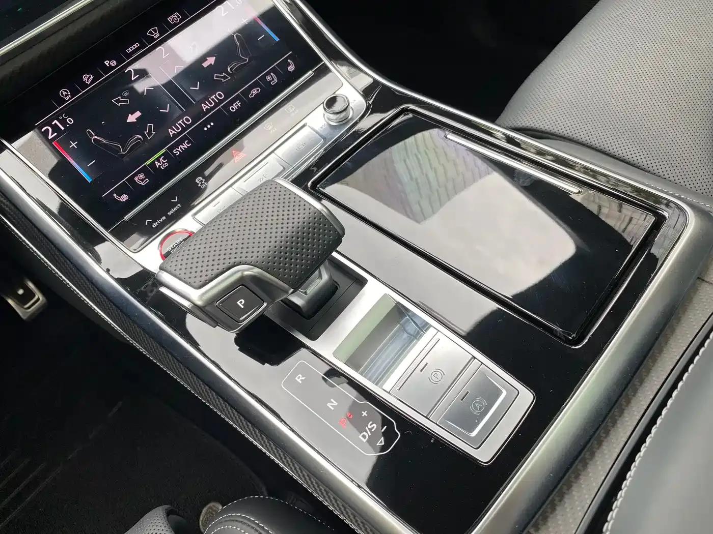 Audi SQ7 2024 4.0 TFSI — миниатюра 23