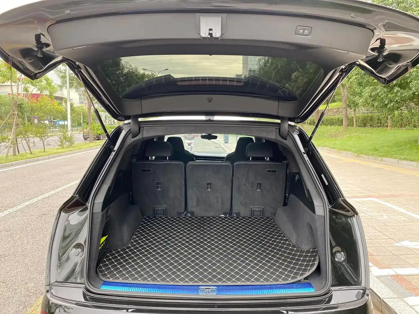 Audi SQ7 2024 4.0 TFSI — миниатюра 7