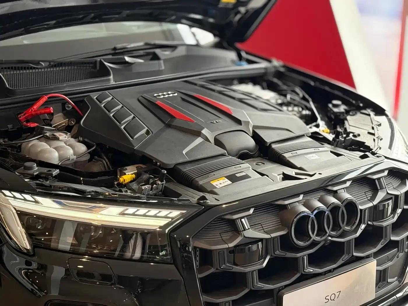 Audi SQ7 2024 4.0 TFSI — миниатюра 5