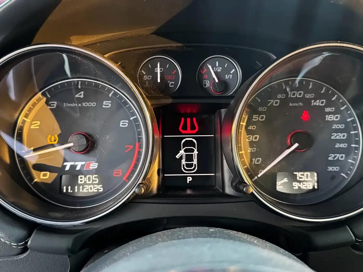Audi TTS 2008 TTS Coupe 2.0TFSI quattro — миниатюра 9
