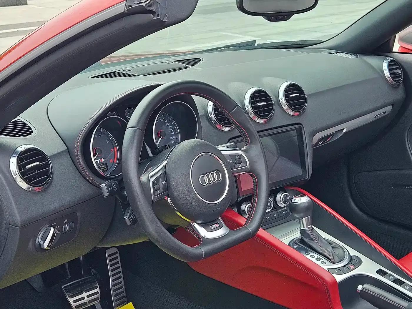 2013 Audi TTS Roadster 2.0TFSI quattro — миниатюра 14