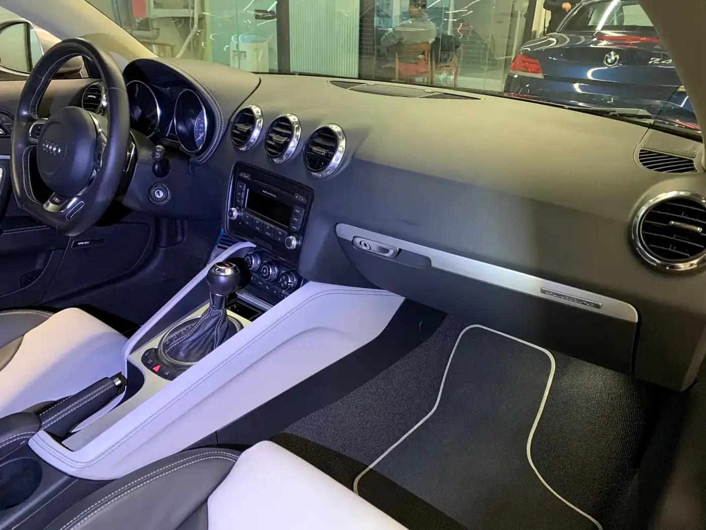 2011 Audi TTS Coupe 2.0TFSI quattro — миниатюра 12