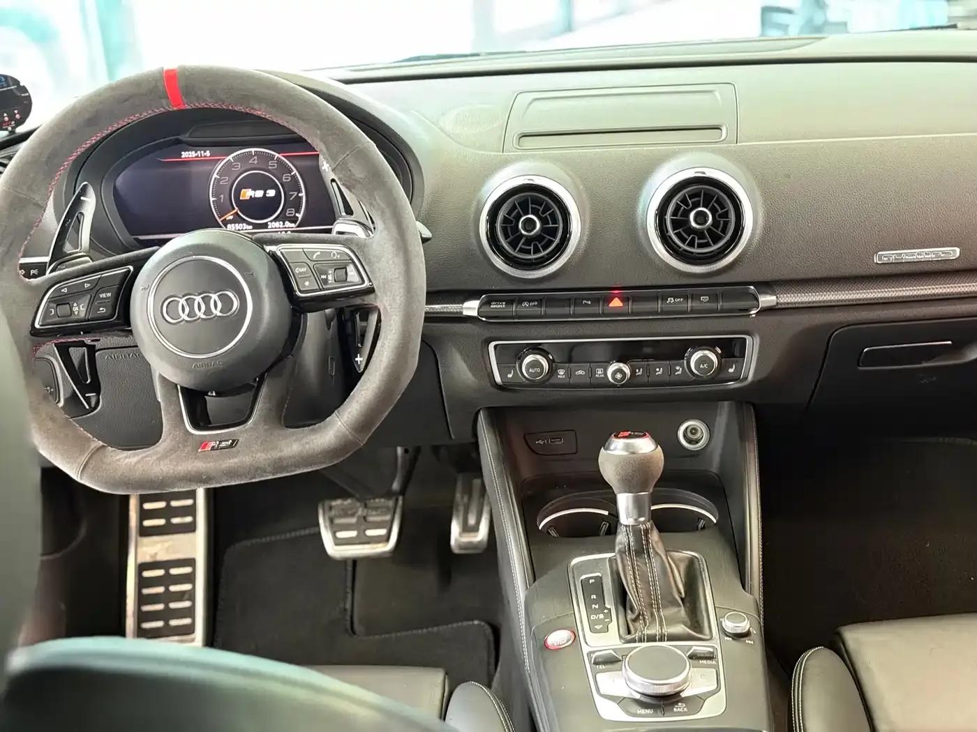 Audi RS 3 2017 RS 3 2.5T Limousine — миниатюра 8