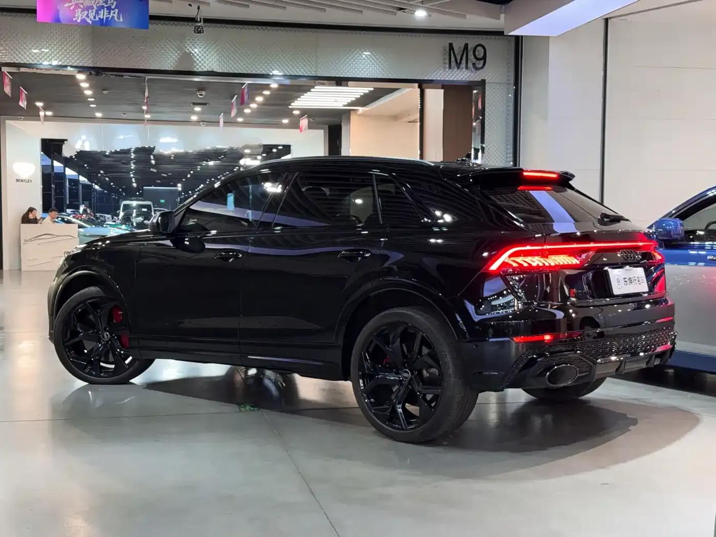 2022 Audi RS Q8 4.0T — миниатюра 4