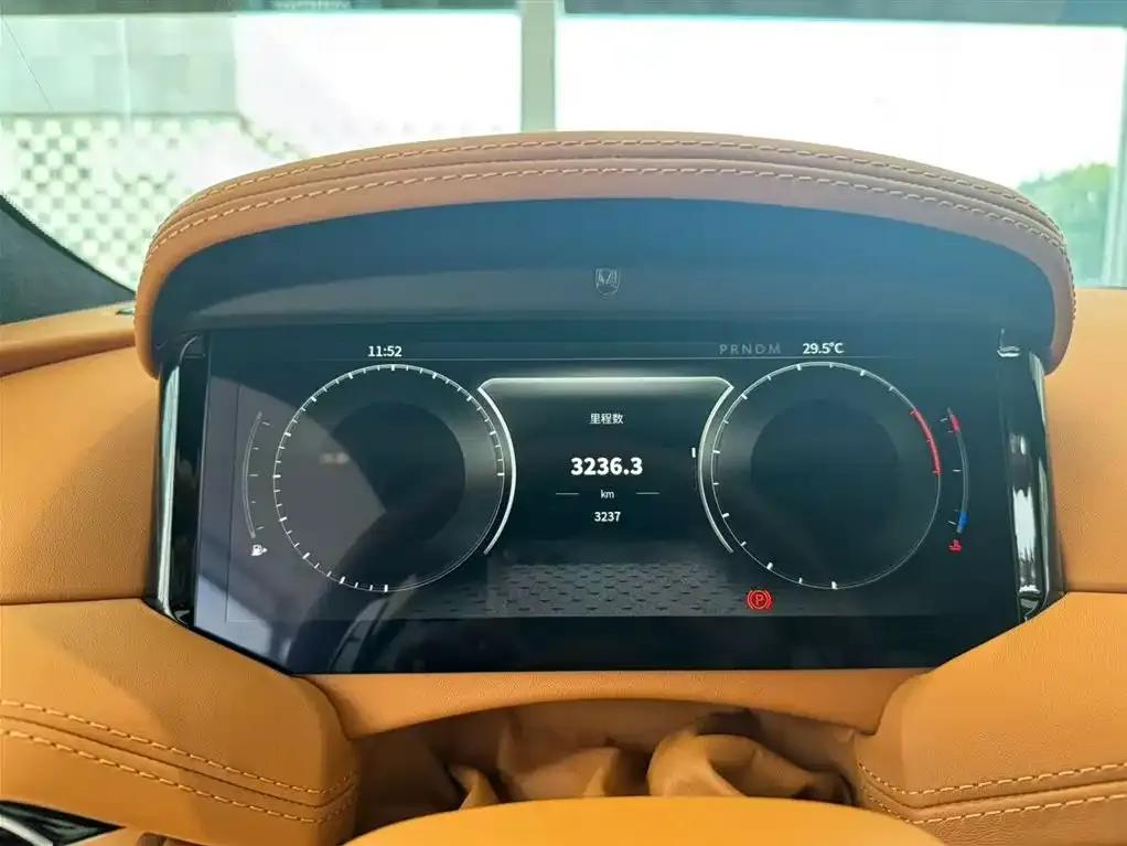 Aston Martin DB12 2023 4.0T V8 Coupe — миниатюра 8