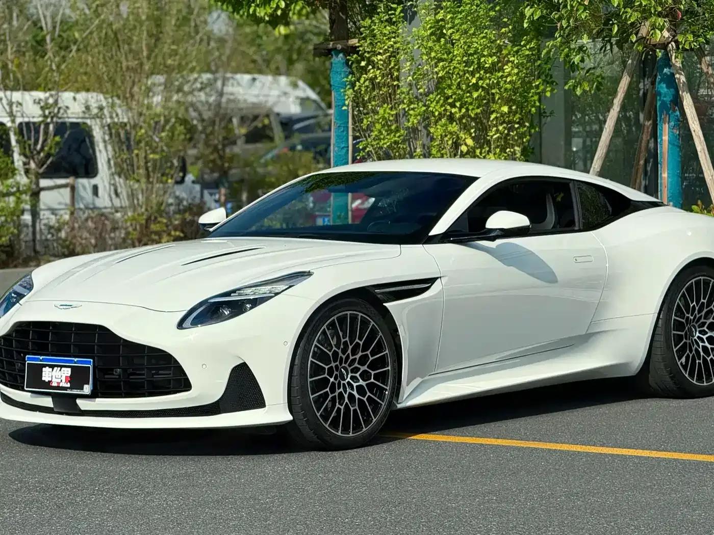 Aston Martin DB12 2023 4.0T V8 Coupe — миниатюра 1