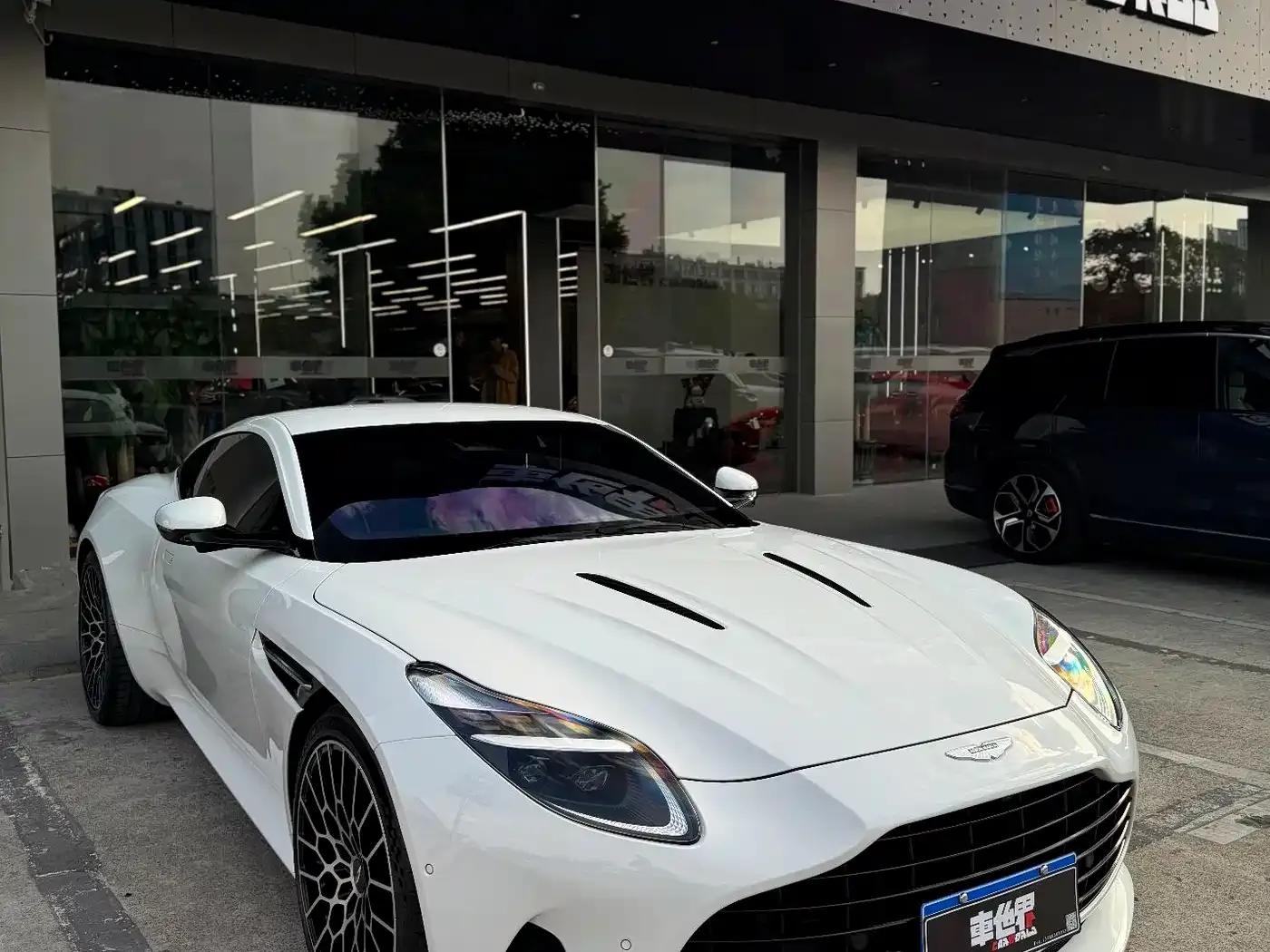 Aston Martin DB12 2023 4.0T V8 Coupe — миниатюра 2