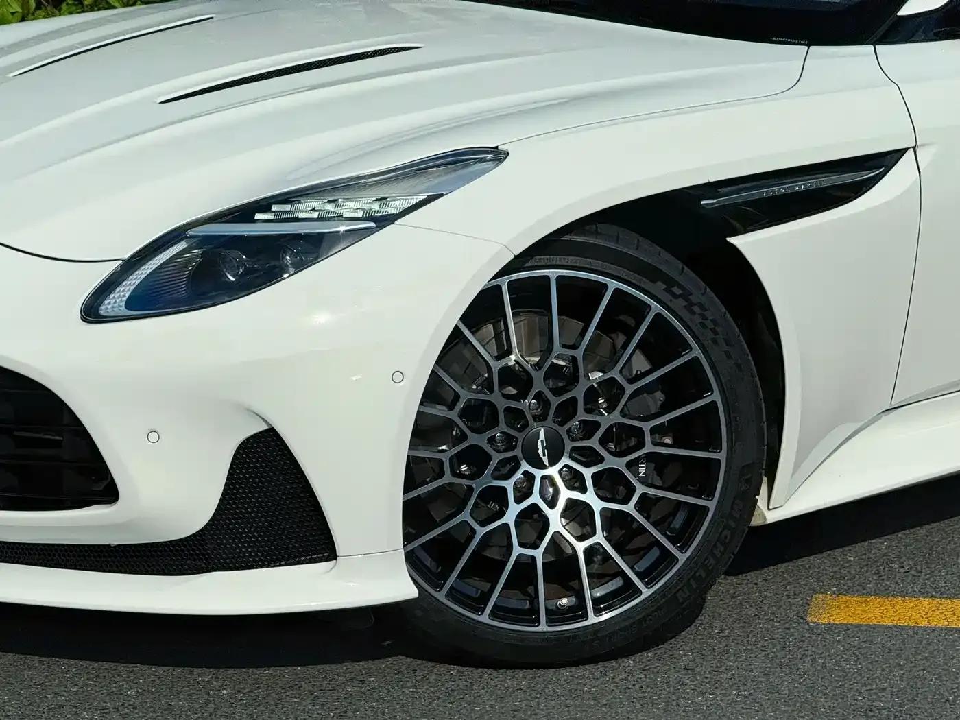 Aston Martin DB12 2023 4.0T V8 Coupe — миниатюра 6