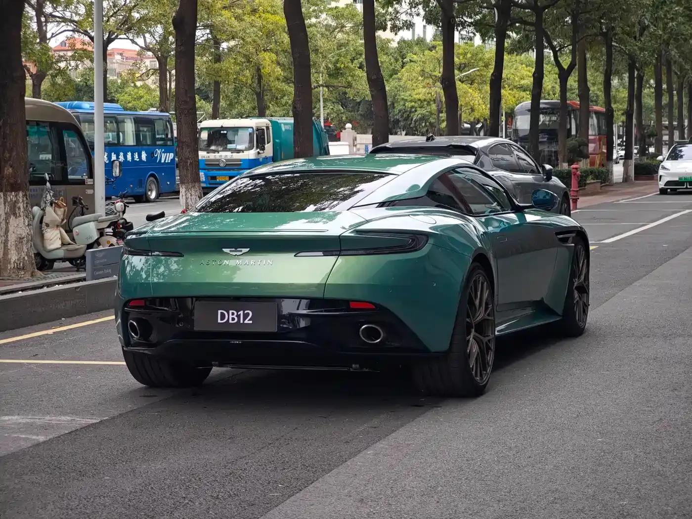 Aston Martin DB12 2023 4.0T V8 Coupe — миниатюра 10