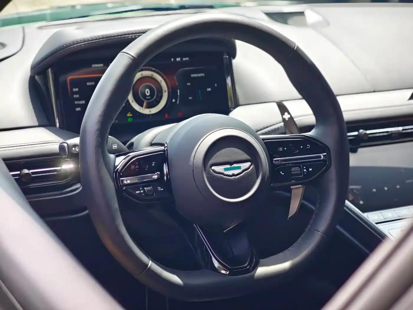 Aston Martin DB12 2025 4.0T V8 Coupe — миниатюра 12