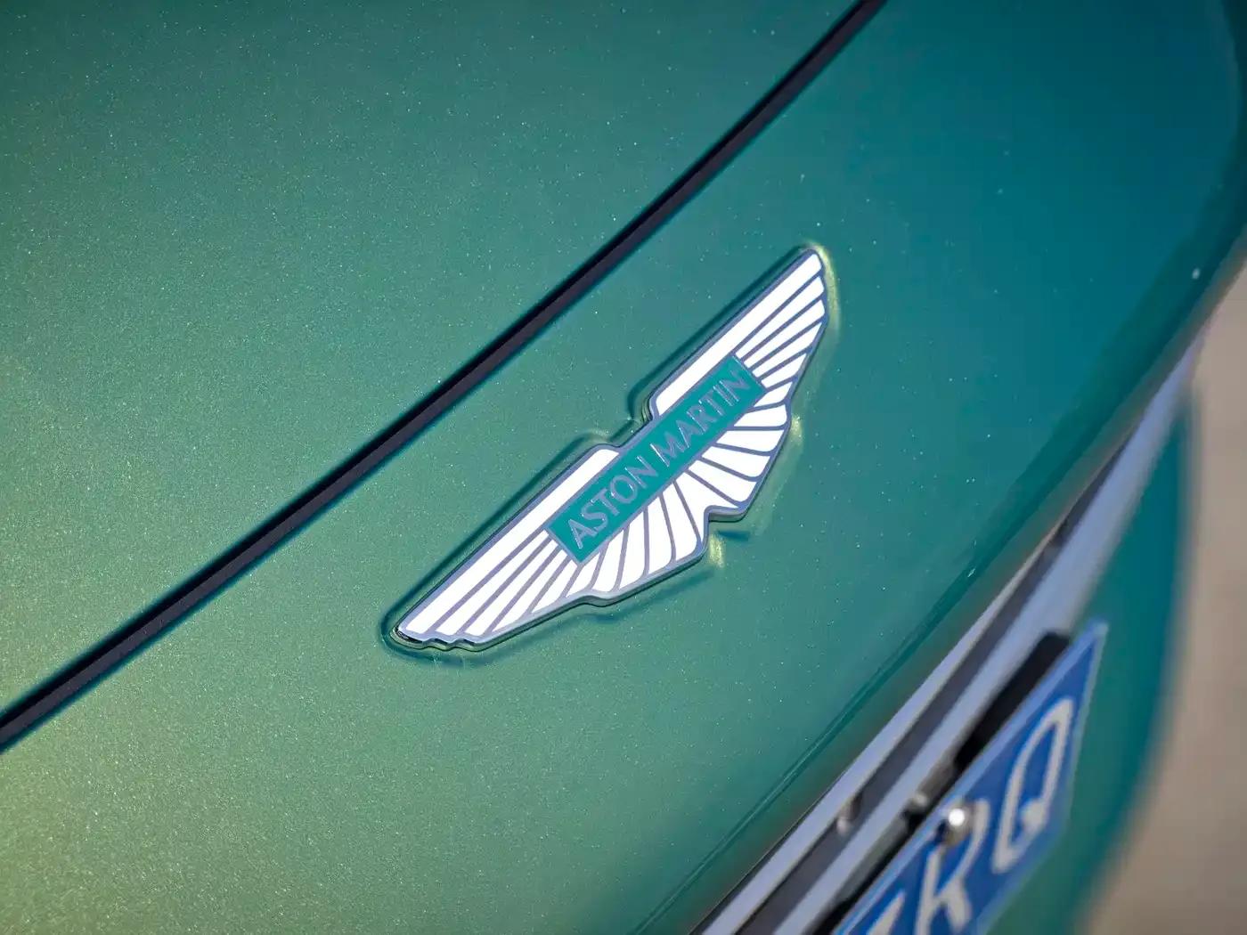Aston Martin DB12 2025 4.0T V8 Coupe — миниатюра 6