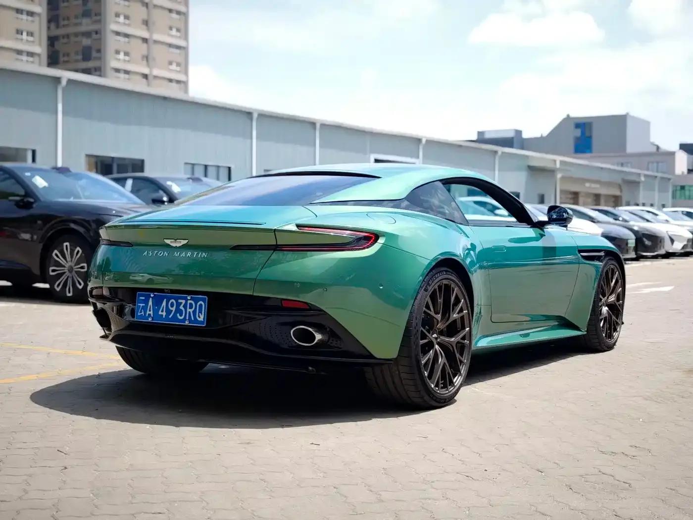 Aston Martin DB12 2025 4.0T V8 Coupe — миниатюра 8