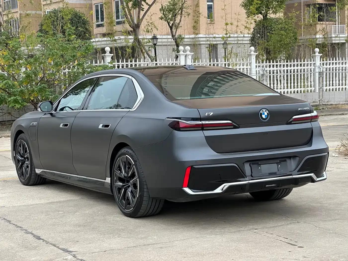 BMW i7 2023 eDrive50L M Sport Package — миниатюра 9