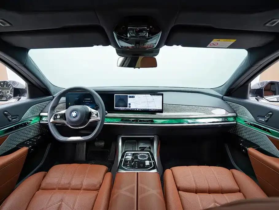 BMW i7 2023 xDrive60L Luxury Package — миниатюра 12