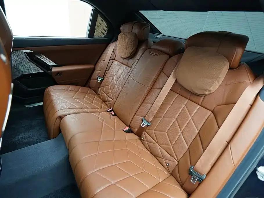 BMW i7 2023 xDrive60L Luxury Package — миниатюра 14