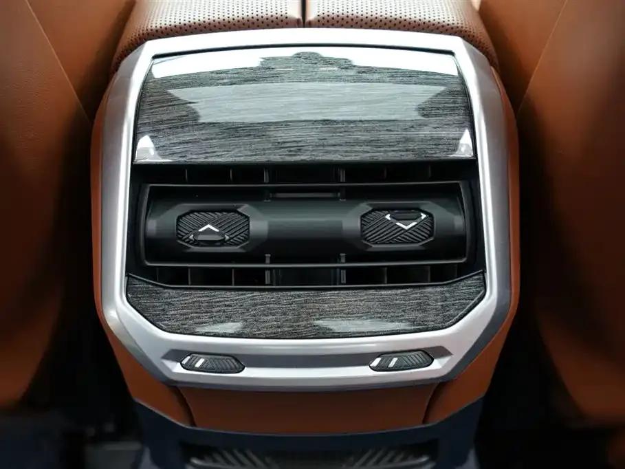 BMW i7 2023 xDrive60L Luxury Package — миниатюра 19