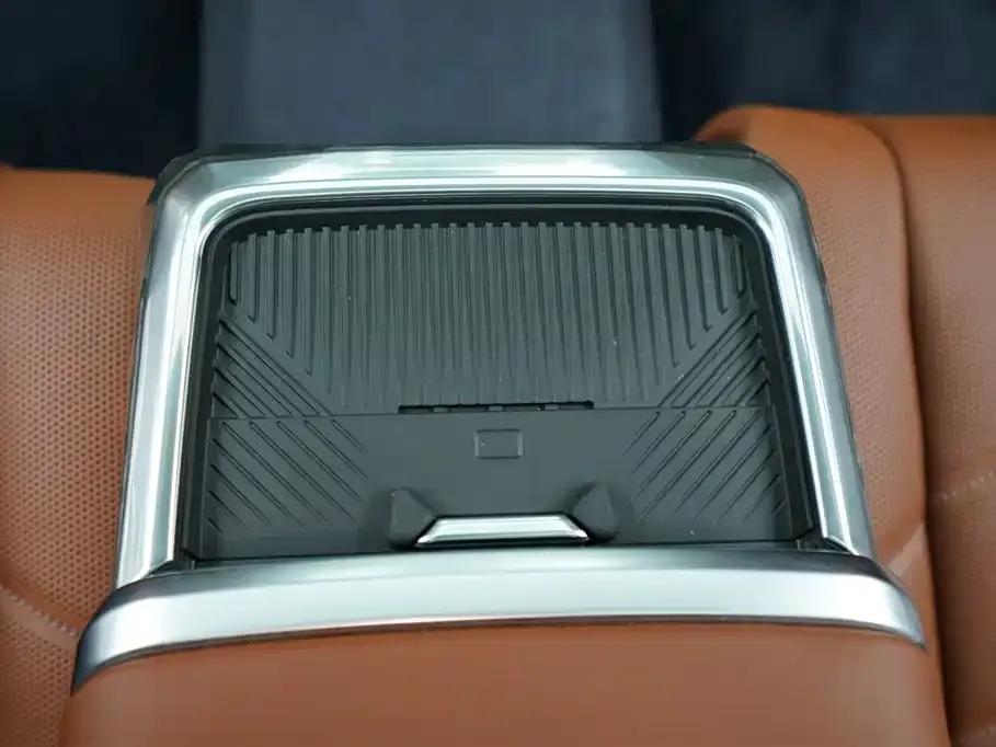 BMW i7 2023 xDrive60L Luxury Package — миниатюра 20