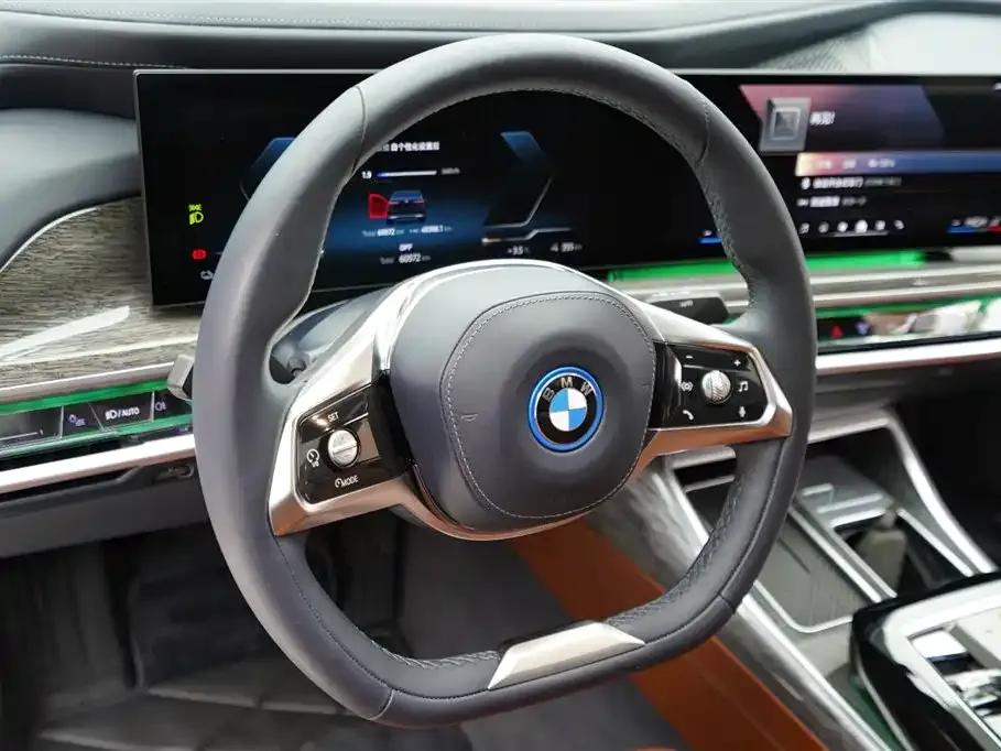BMW i7 2023 xDrive60L Luxury Package — миниатюра 7