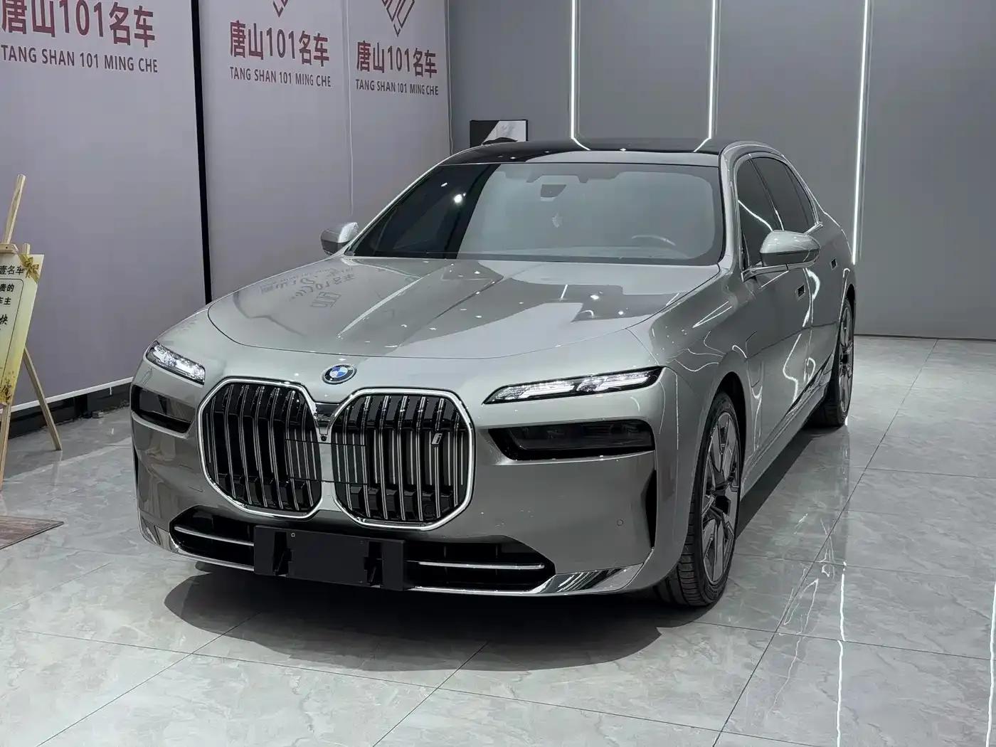 BMW i7 2023 eDrive50L Luxury Package — миниатюра 1