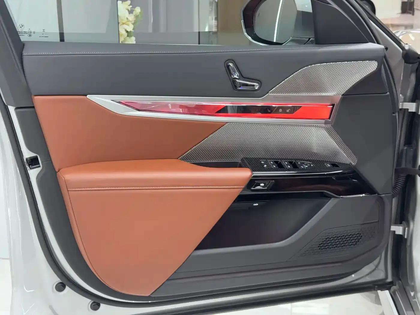 BMW i7 2023 eDrive50L Luxury Package — миниатюра 20
