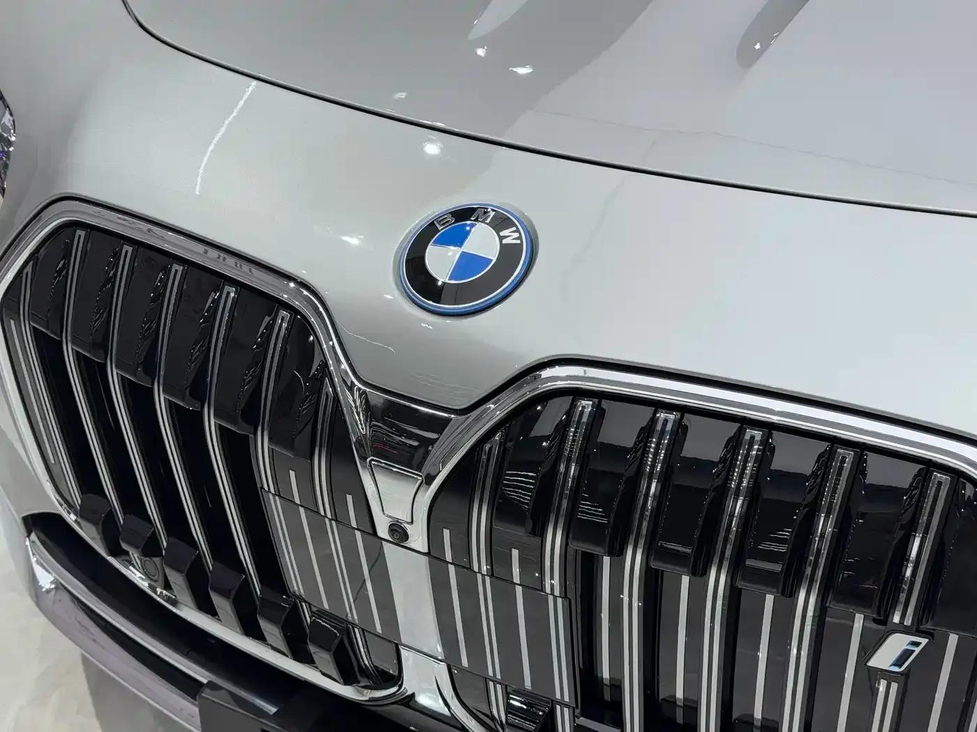 BMW i7 2023 eDrive50L Luxury Package — миниатюра 6