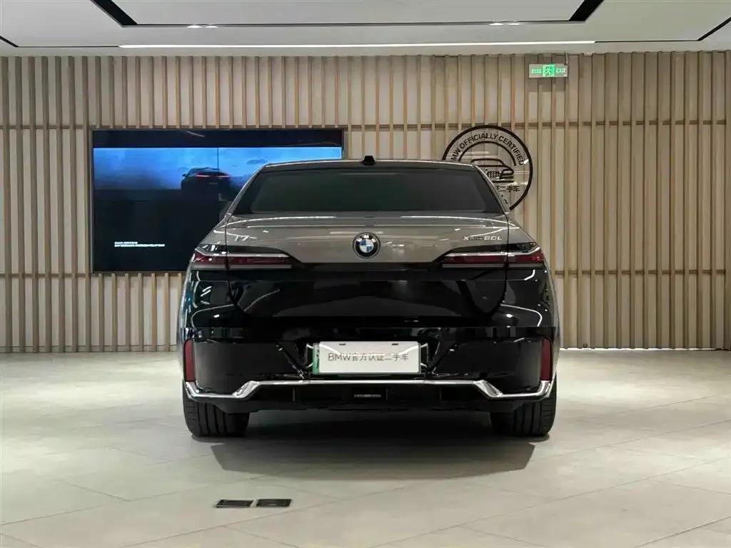 2023 BMW i7 xDrive60L M Sport Package — миниатюра 6