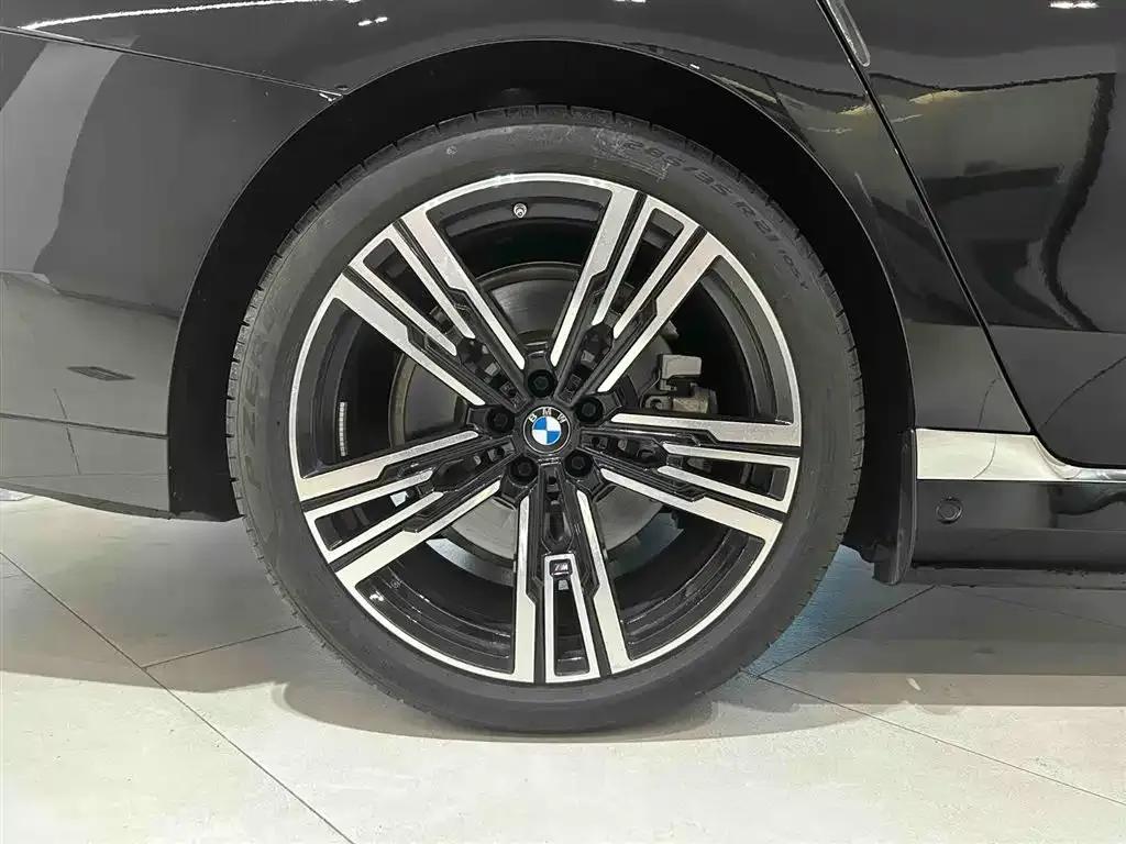 2023 BMW i7 xDrive60L M Sport Package — миниатюра 7