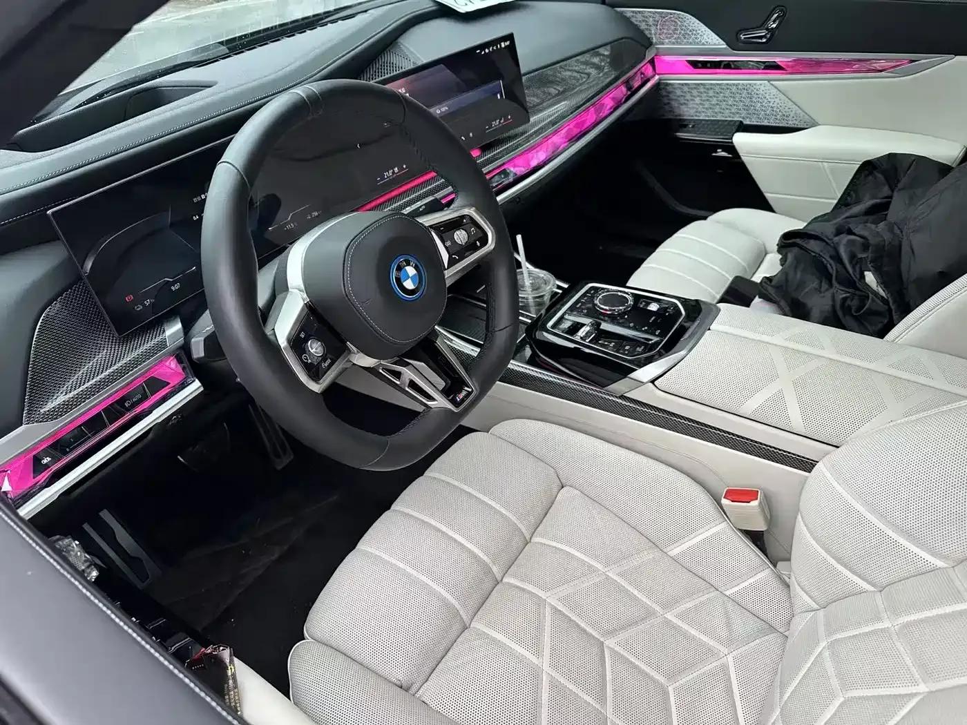 2023 BMW i7 xDrive60L M Sport Package — миниатюра 11
