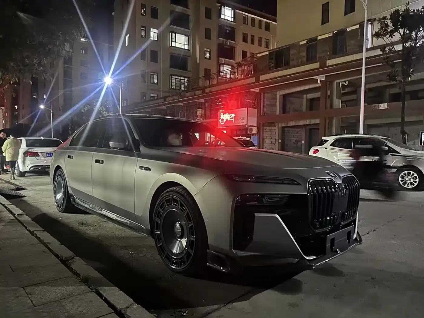 2023 BMW i7 xDrive60L M Sport Package — миниатюра 15