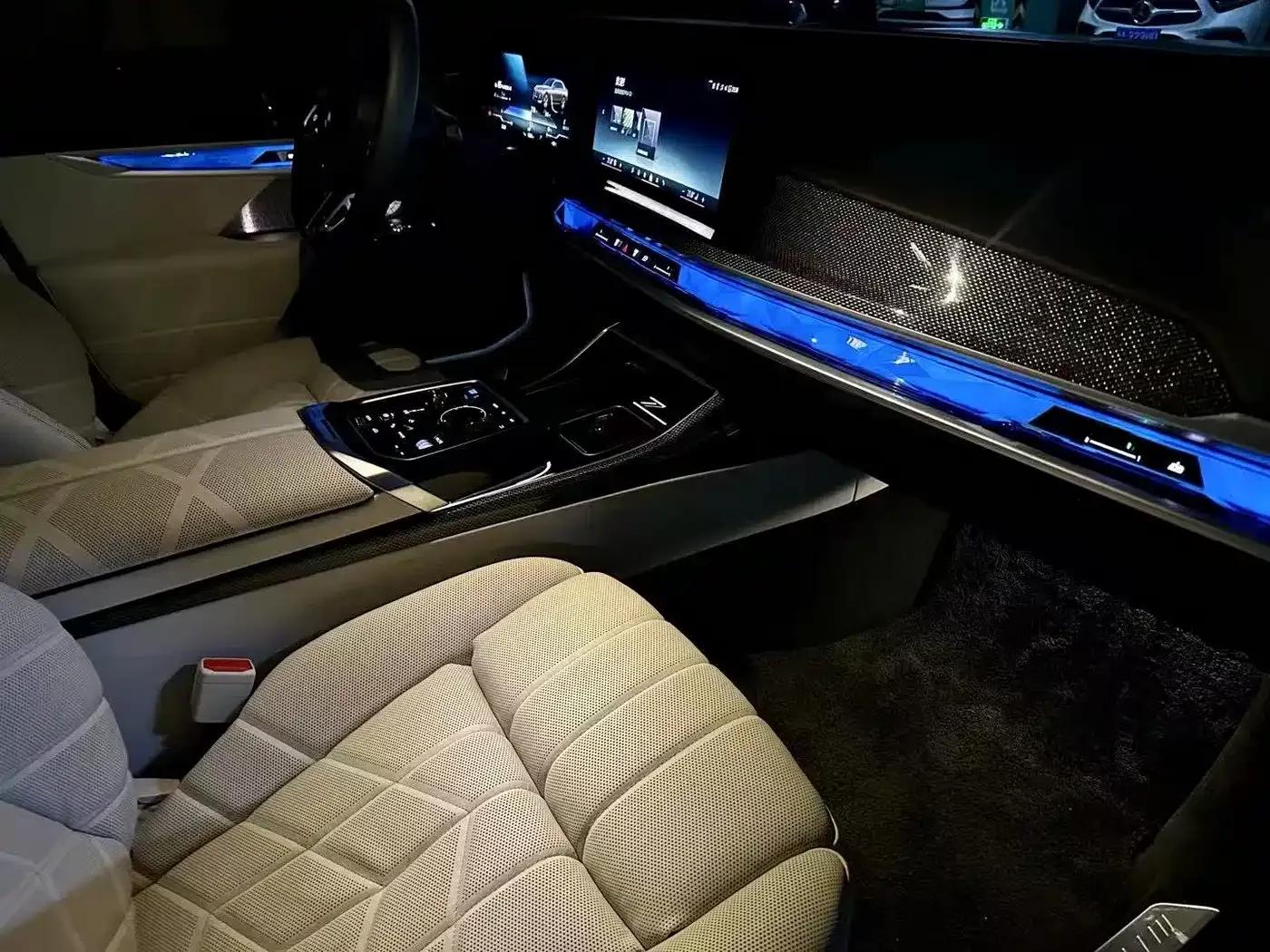 2023 BMW i7 xDrive60L M Sport Package — миниатюра 26
