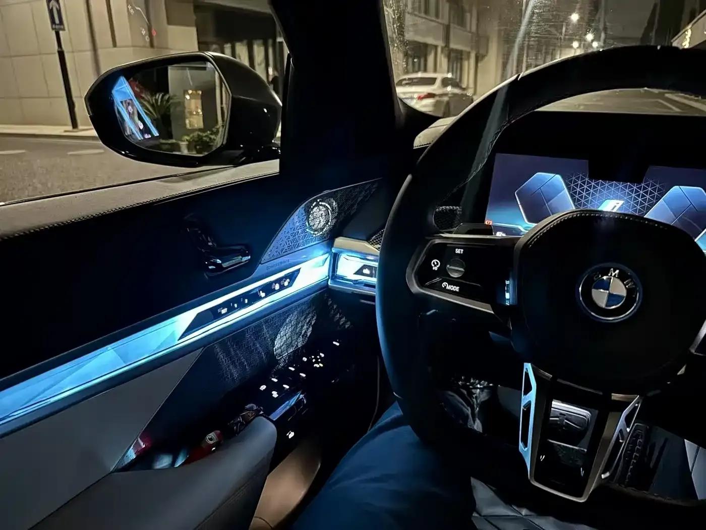 2023 BMW i7 xDrive60L M Sport Package — миниатюра 30