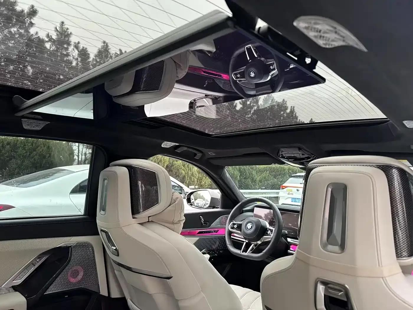 2023 BMW i7 xDrive60L M Sport Package — миниатюра 10