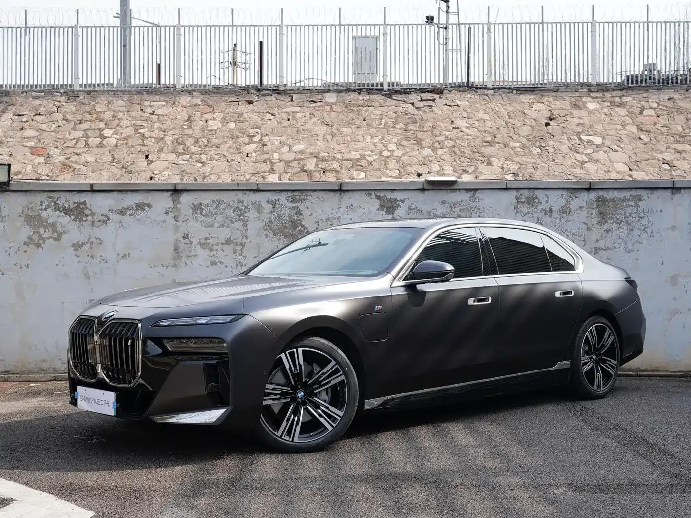 2023 BMW i7 xDrive60L M Sport Package — миниатюра 1