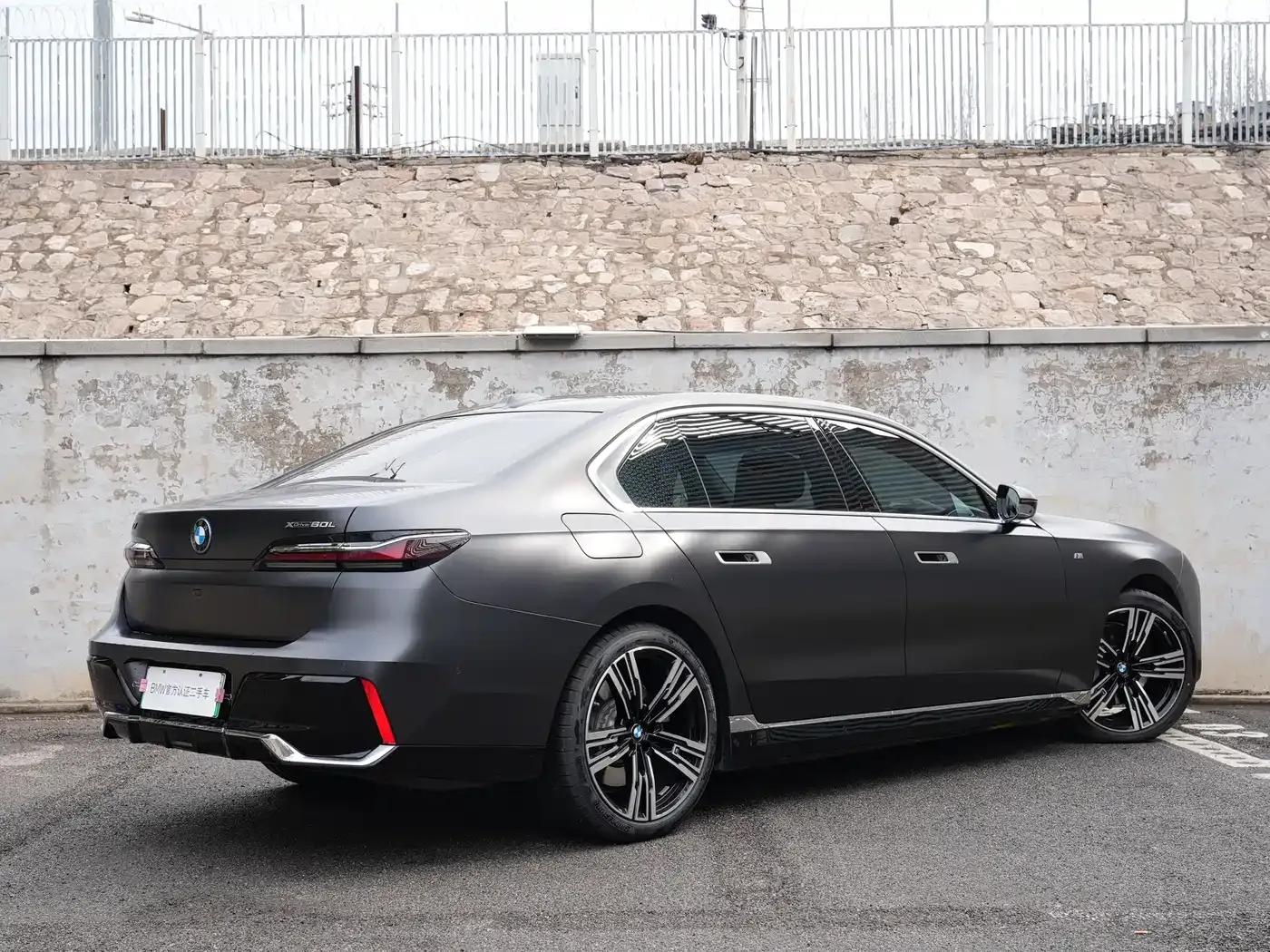 2023 BMW i7 xDrive60L M Sport Package — миниатюра 3
